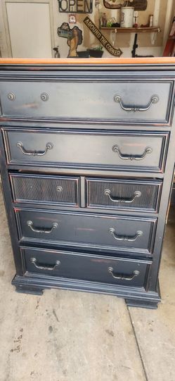 Chest of Drawers all work
