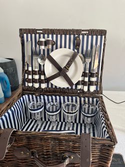 Picnic basket
