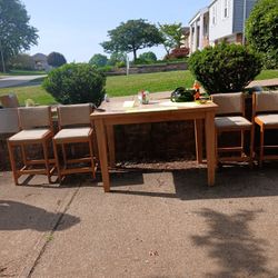 Hightop Table And Chairs 