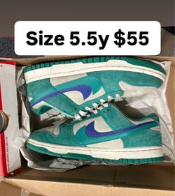 Nike dunks green double swoosh size 5.5y