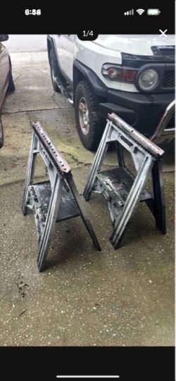 2 plastic durable sawhorse