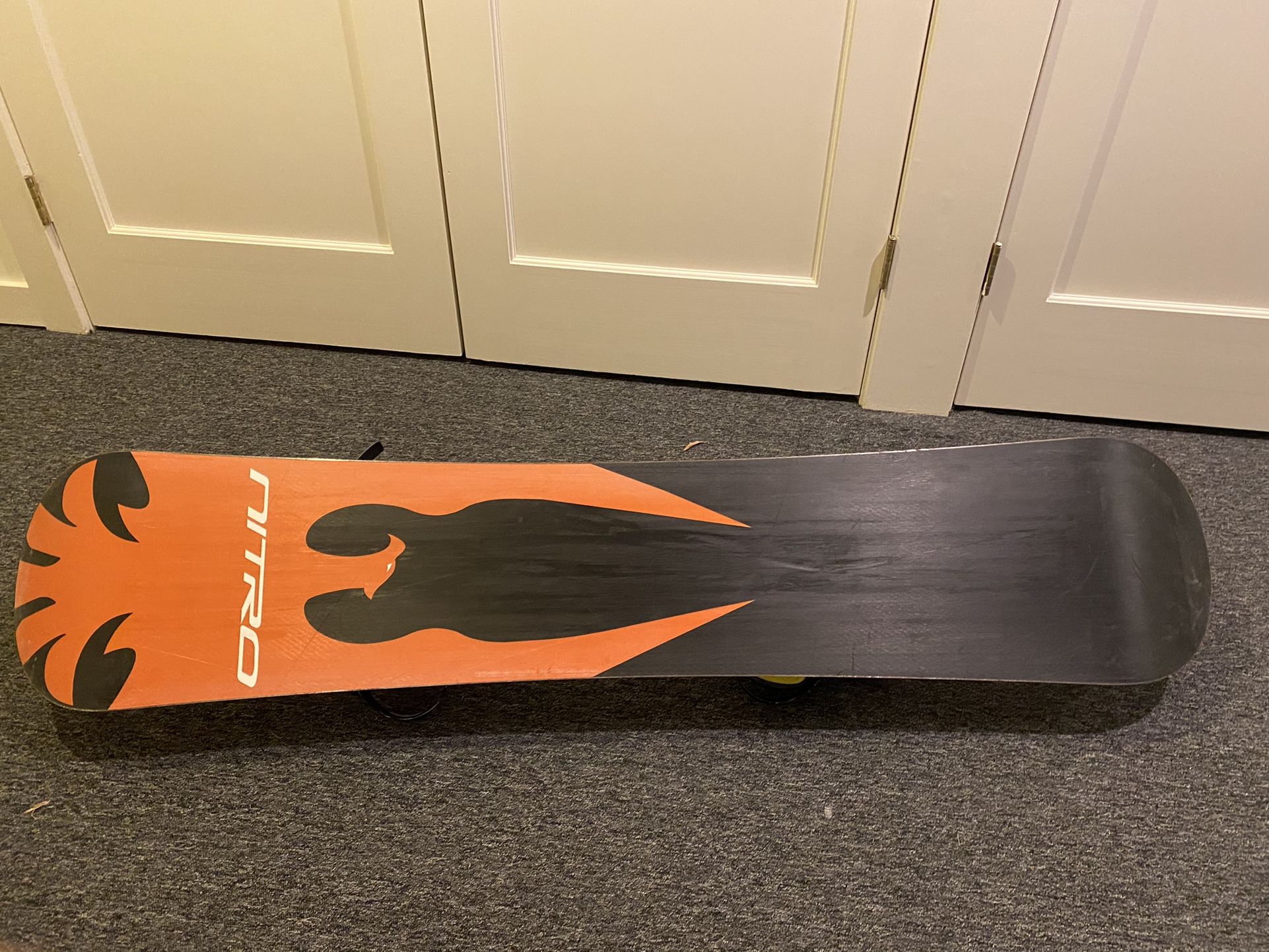 nitro atlas snowboard Nitro Atlas 56 Snowboard w Bindings and stomp for Sale in Mamaroneck, NY