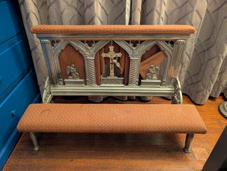 FUNERAL KNEELER