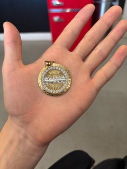 Last super  pendent