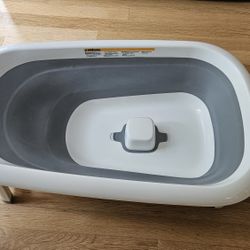 OXO Tot Splash & Store Baby Bathtub 