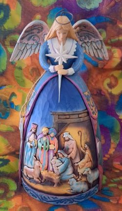 New Jim Shore Angel Add to your holiday decor. She is 10.5 inches tall & made of resin. Pick up is in Honolulu Please, cash sales only