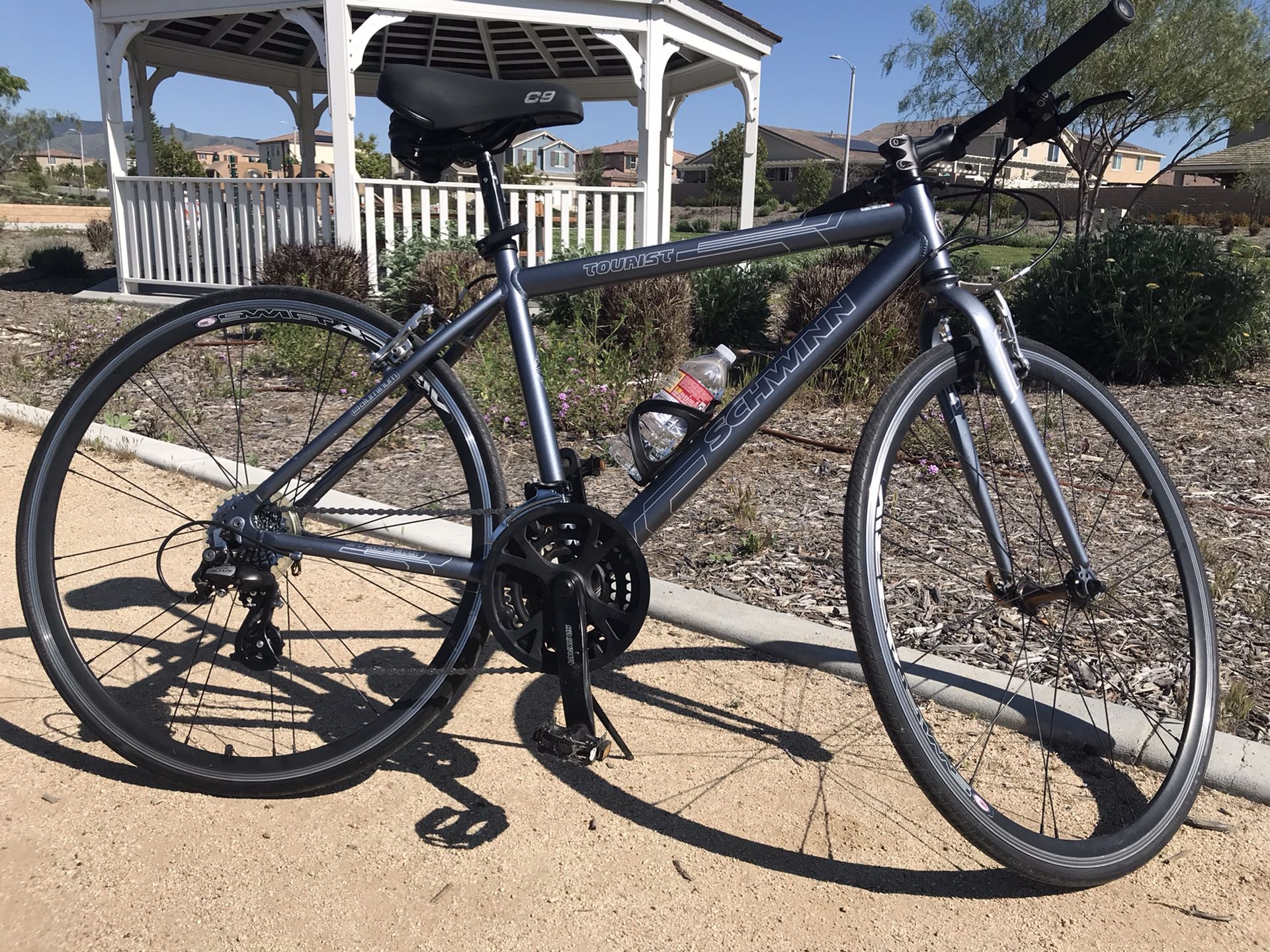 Schwinn tourist road bike