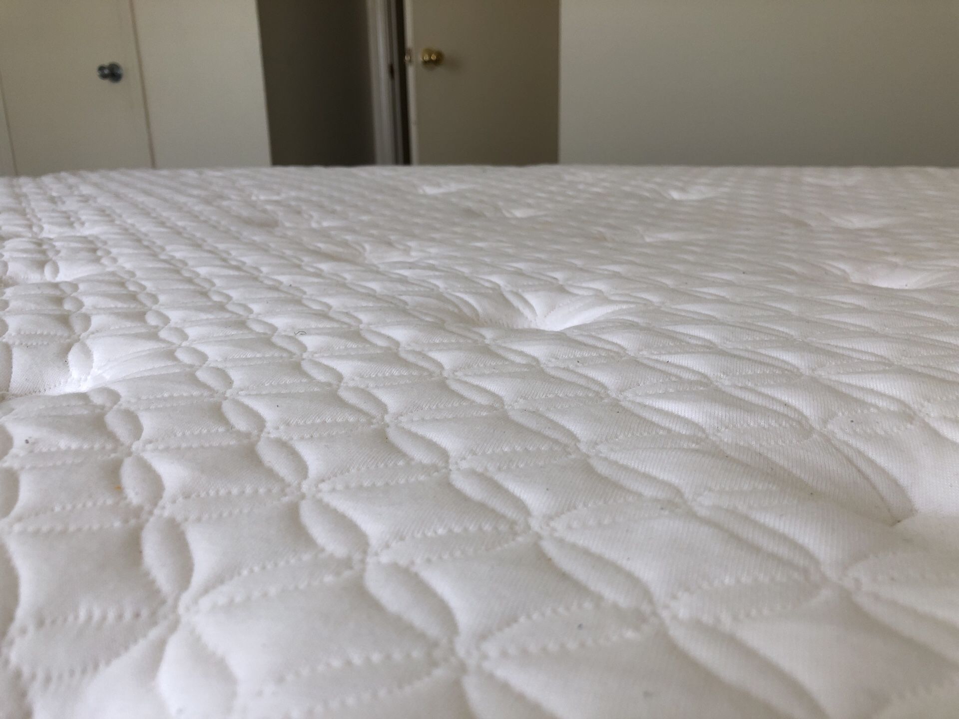 Sleepy's relax 10.5 pillow top deals