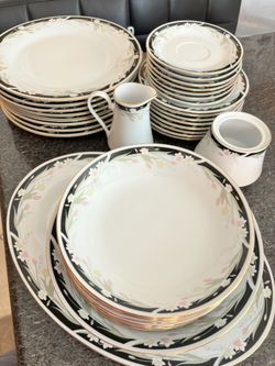 Fine China Dinnerware Set