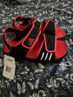 Adidas Akwah 7 K children's sandals in a black and red