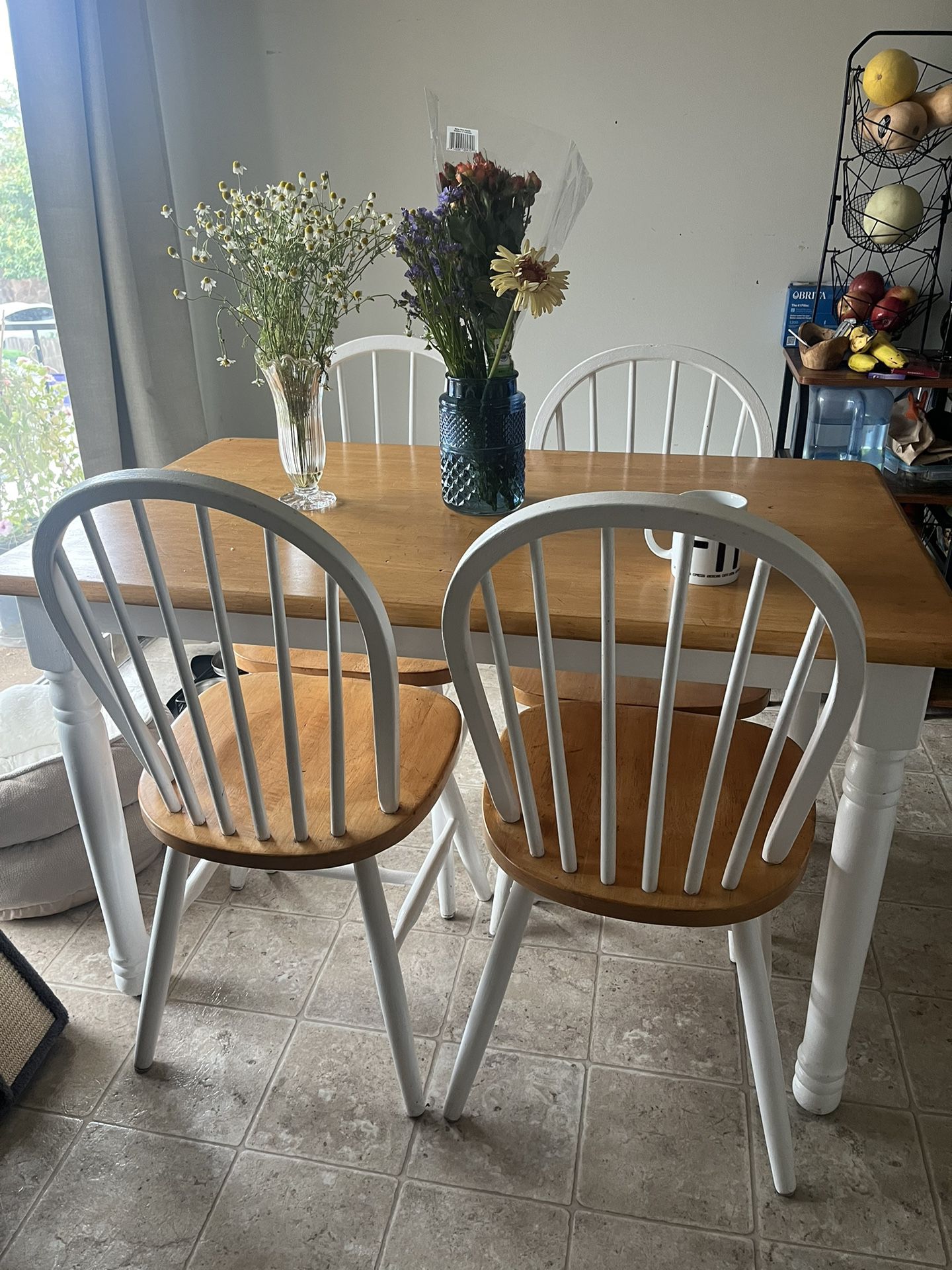 Kitchen table with 4 Chairs