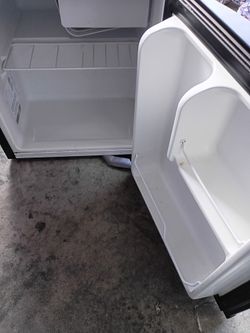 Mini fridge black
