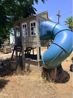 Kids playhouse