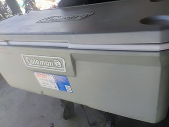 Coleman 154Q cooler/ ice chest