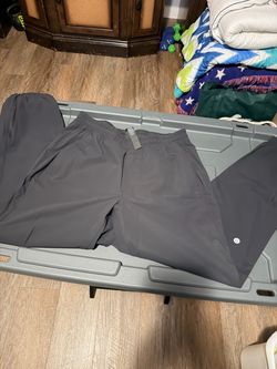Lululemon Joggers (M)