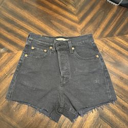 Levi’s Ribcage Black Shorts Size 25