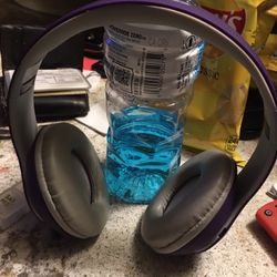 SoundAura bluetooth headphones