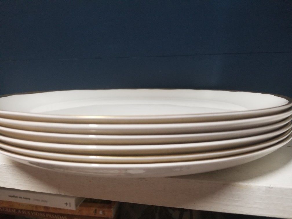 NEW DINNER PLATES DISCONTINUED CALVIN KLEIN Metallic Basso Gold