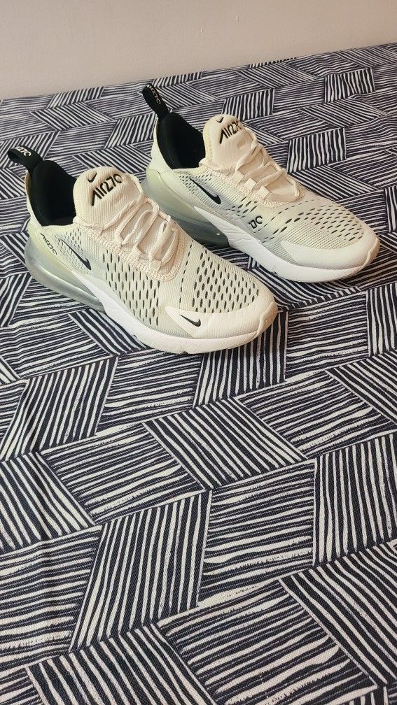 Nike Shoes Ah6789-100 Womens Nike Air Max 270 Size 7.5 USA