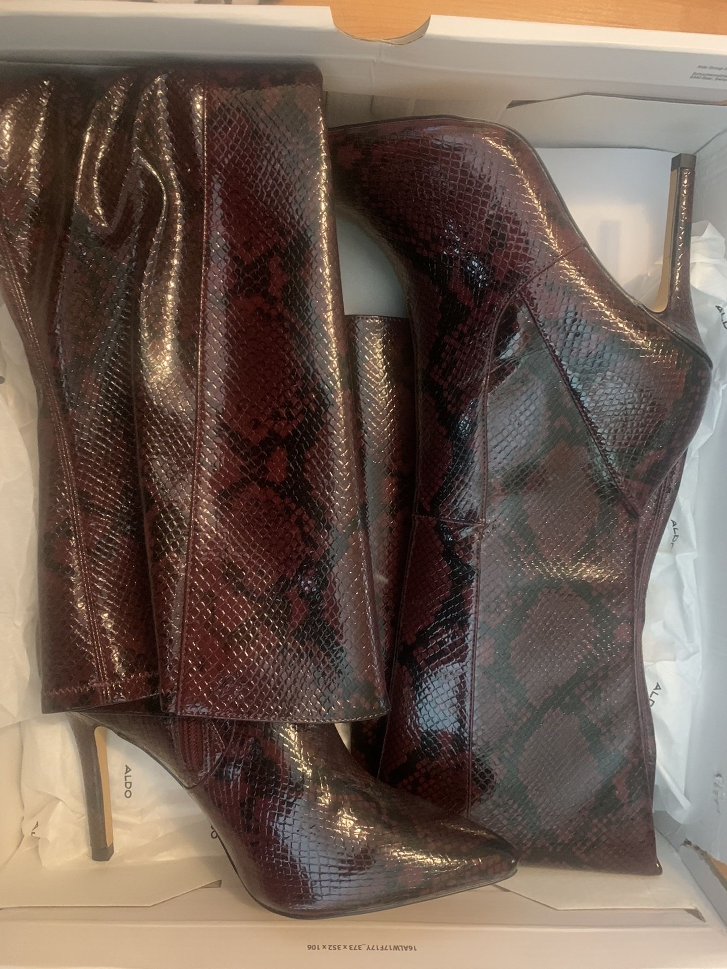 Ladies boots