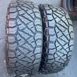 Tengo un par de llantas como nuevo en muy buenas condiciones, marca NITTO 285/70R17 instaladas y balanceadas por el mismo precio $400