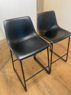 Beautiful counter height bar stools