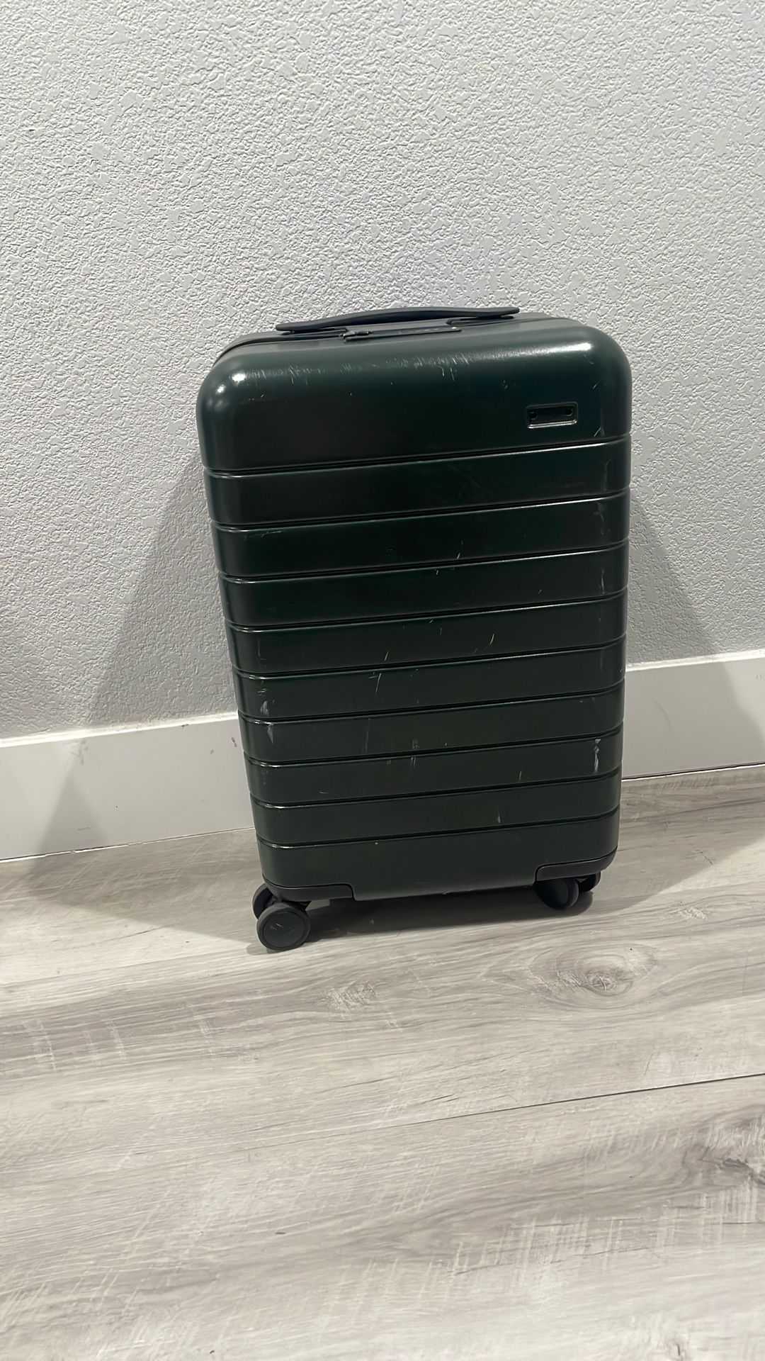 Away Carry On Suitcase (green)