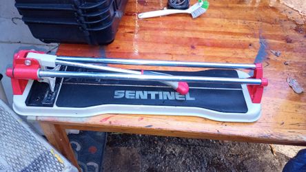 Tile cutter
