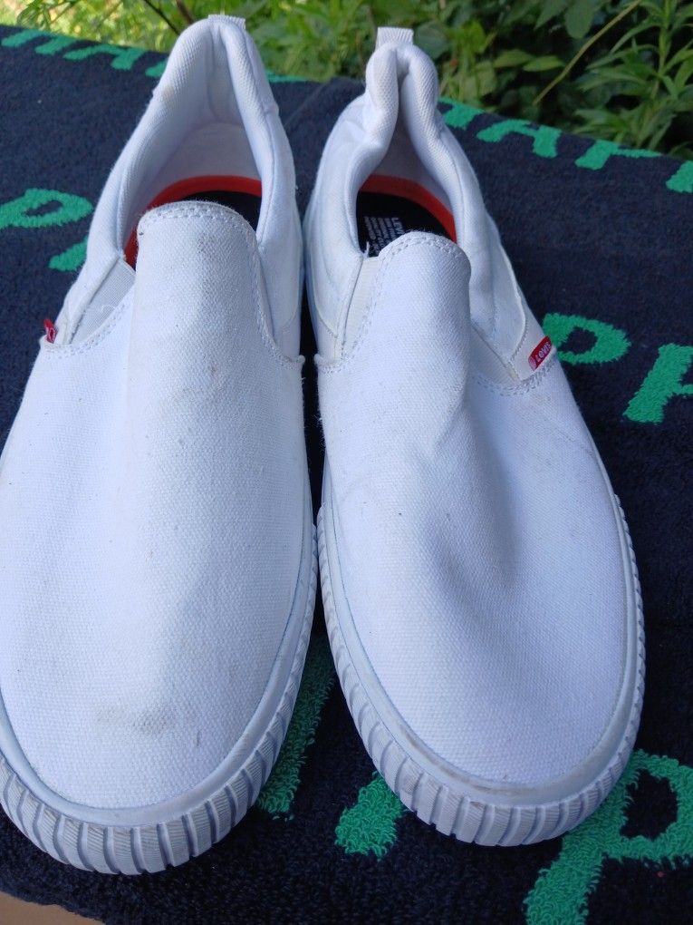 Levi's . White.