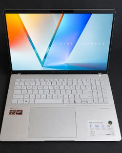 ASUS VivoBook S16,RAM: 32 GB LPDDR5X
Storage: 1 TB NVMe SSD