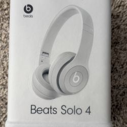 Beats Solo 4 