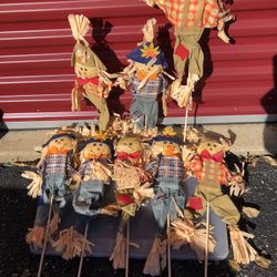 8 Scarecrows