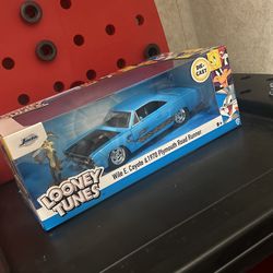 Looney Tunes Plymouth
