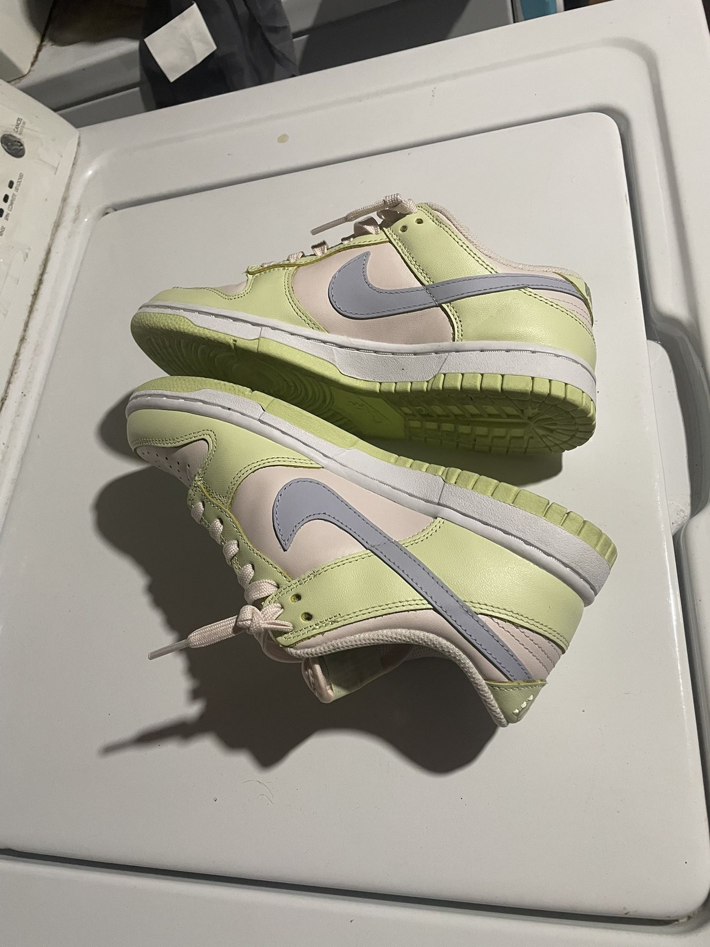 PASTEL NIKES