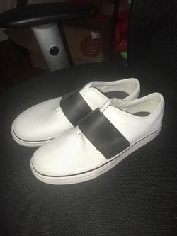 Casual Pumas (Size 11)