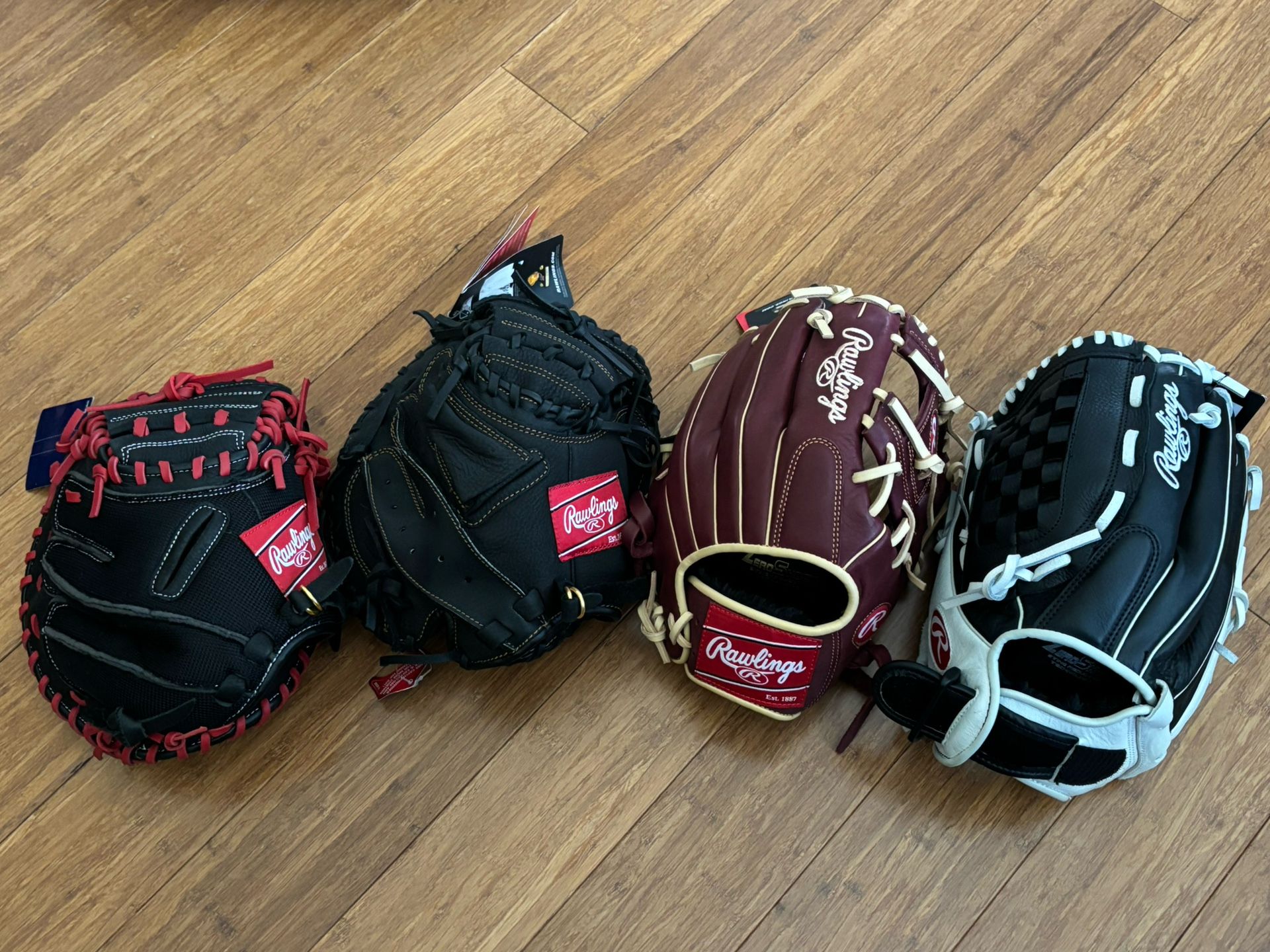 Baseball And Softball Gloves 