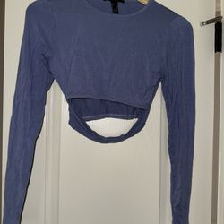 NWOT Forever 21 Women’s Blue Top With Cutout Size M