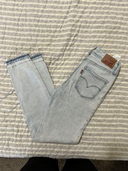 Levi’s High Rise Skinny Jeans Women’s