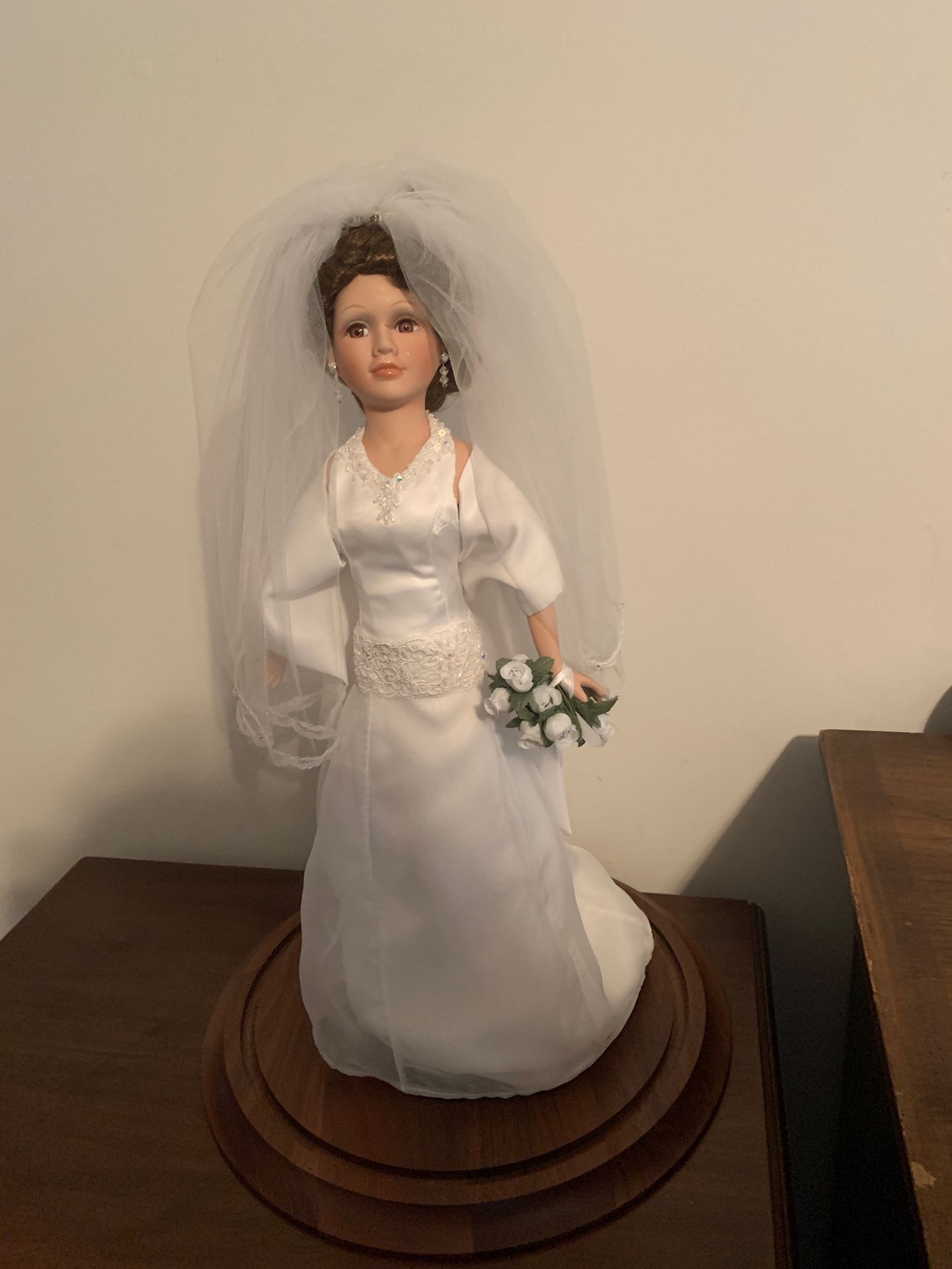BARDS collectable bride statue