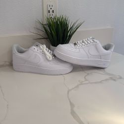 Nike Men’s Air Force 1 Size 8.5 No Box