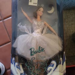 Barbie Doll as The Swan Queen In Swan Lake