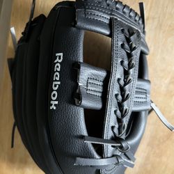 New Reebok 12" Baseball Glove RHT Mitt Black