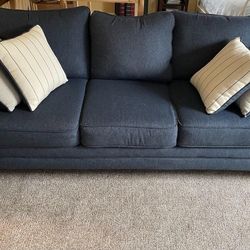 Raymore & Flanagan Set Couch With 2 Accent Chairs