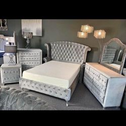 4PC set 🔥🔥 Brand New 