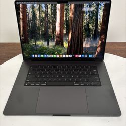 2024 Apple MacBook Pro 64GB M4 MAX, 40 Core, 2TB, 2Count AppleCare 2028 Music & Video edit softwares
