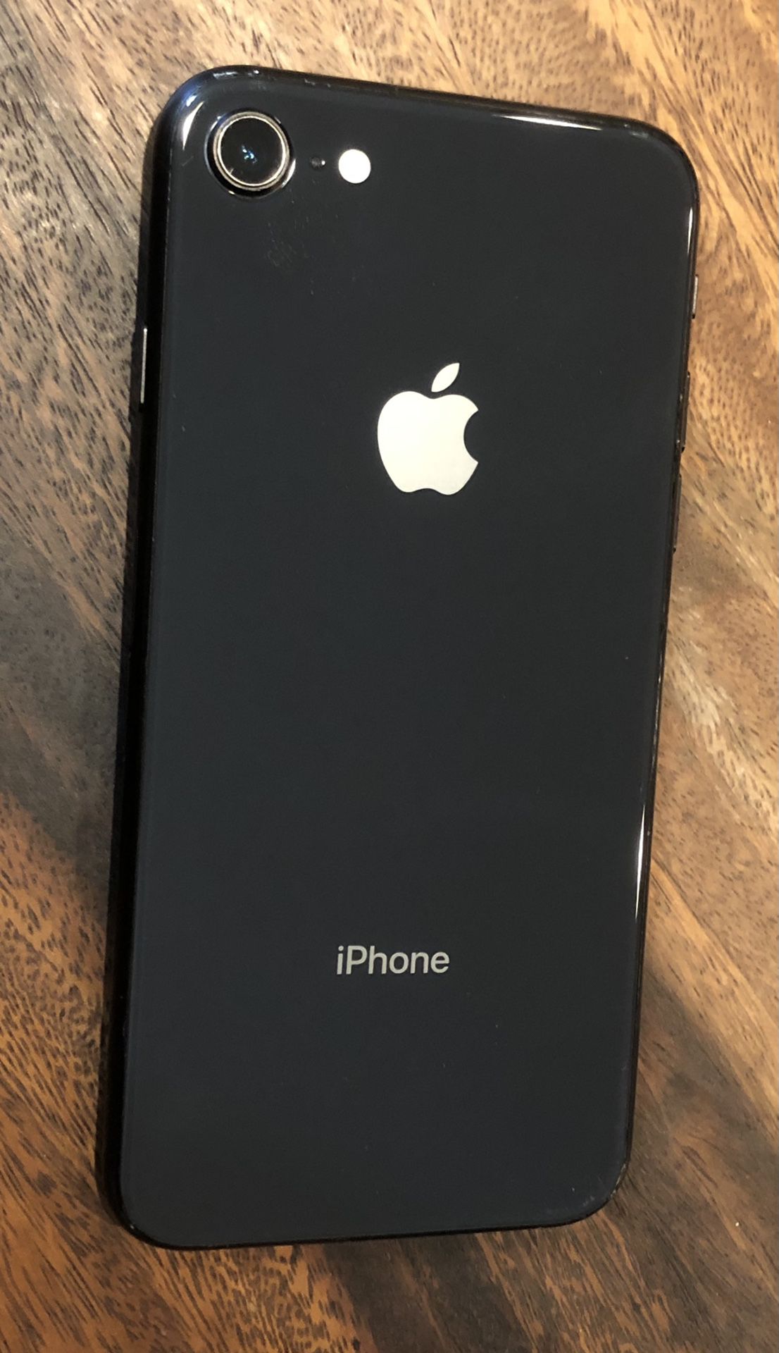 Like NEW  iPhone 8 64GB Unlocked  Delivery Available 🚚 