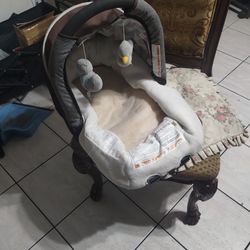 PORTABLE BABY BED AND CARRIER
