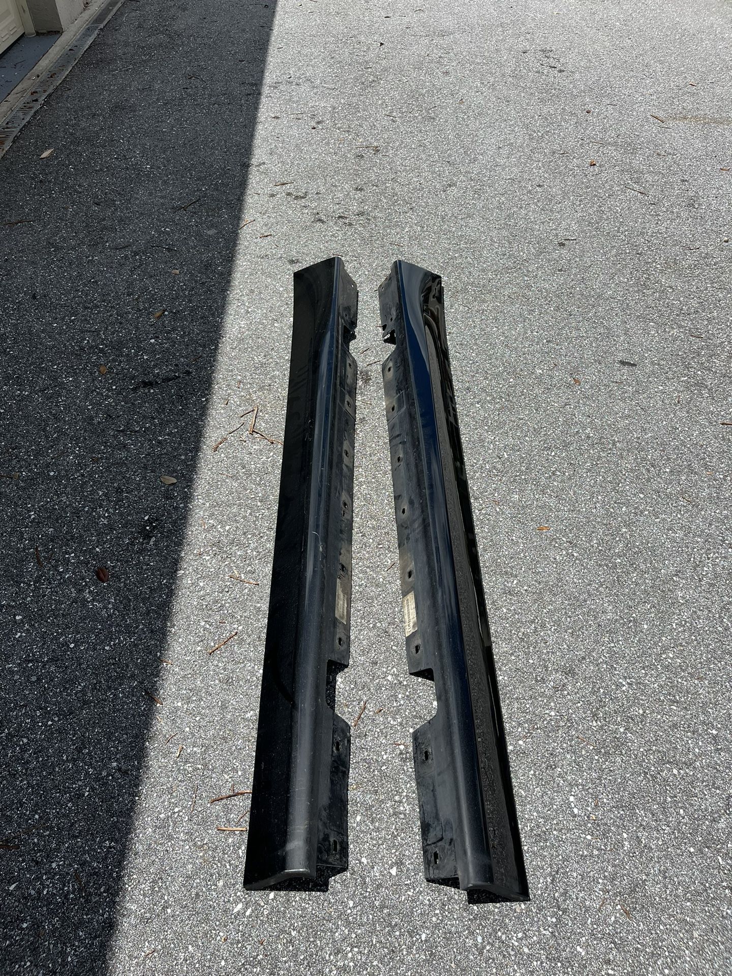 BMW E90 Side Skirts (Jet Black)