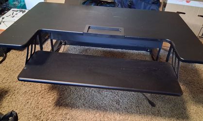 Adjustable desk