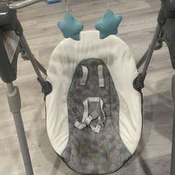 very nice baby swing has two different heights in Metairie